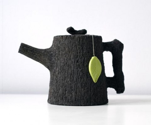 This teapot serves as an inconceivable portrait of nature and creates an extraordinary lure to the border between fiction and reality.